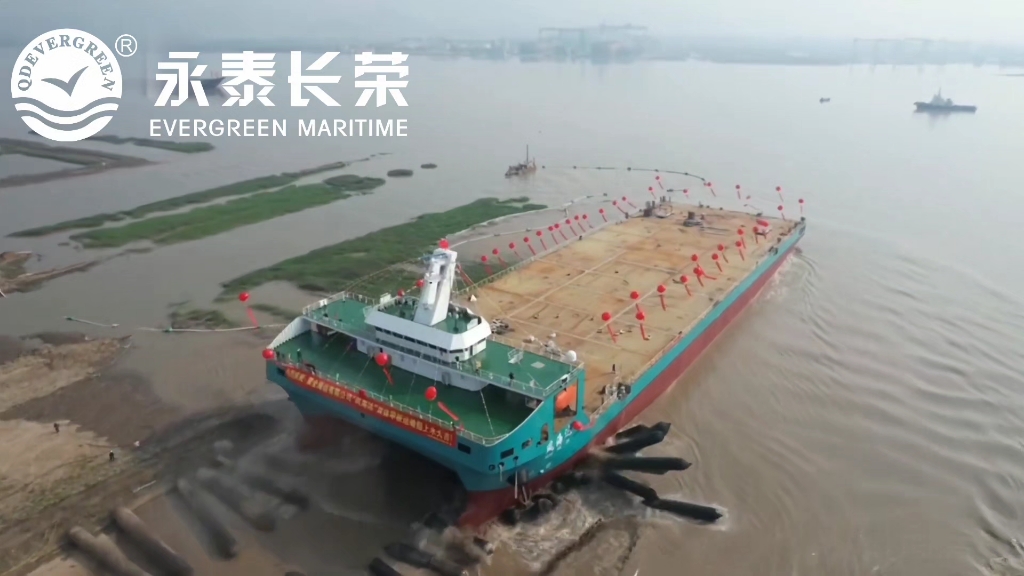 2023 年 6 月,全球首艘江海直達DP2多用途雙體運輸接駁船&ldquo;風海達&ldquo;在浙江臺州方振船業采用氣囊上排下水順利吉水。